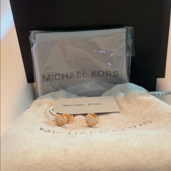 Michael Kors rose gold heart shaped stud earrings - Picture 1 of 3
